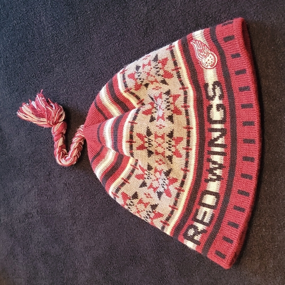 NHL OLD TIME HOCKEY 🏒 Deep Red|White|Gray Embroided Beanie Hat w/Braided Tassel - Picture 11 of 14